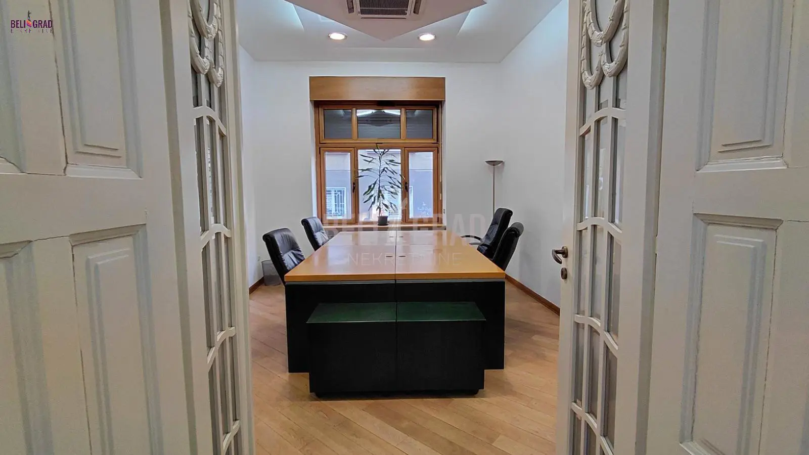 Šestosoban stanovi Stari Grad Dorćol gornji 2000 evra 