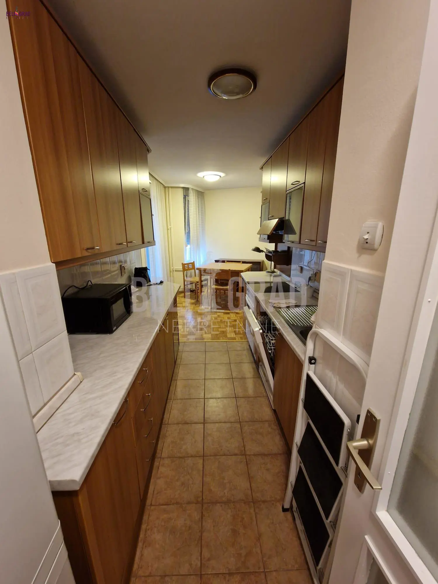 Beograd   uknjizeni Trosoban stanovi 308000 evra 