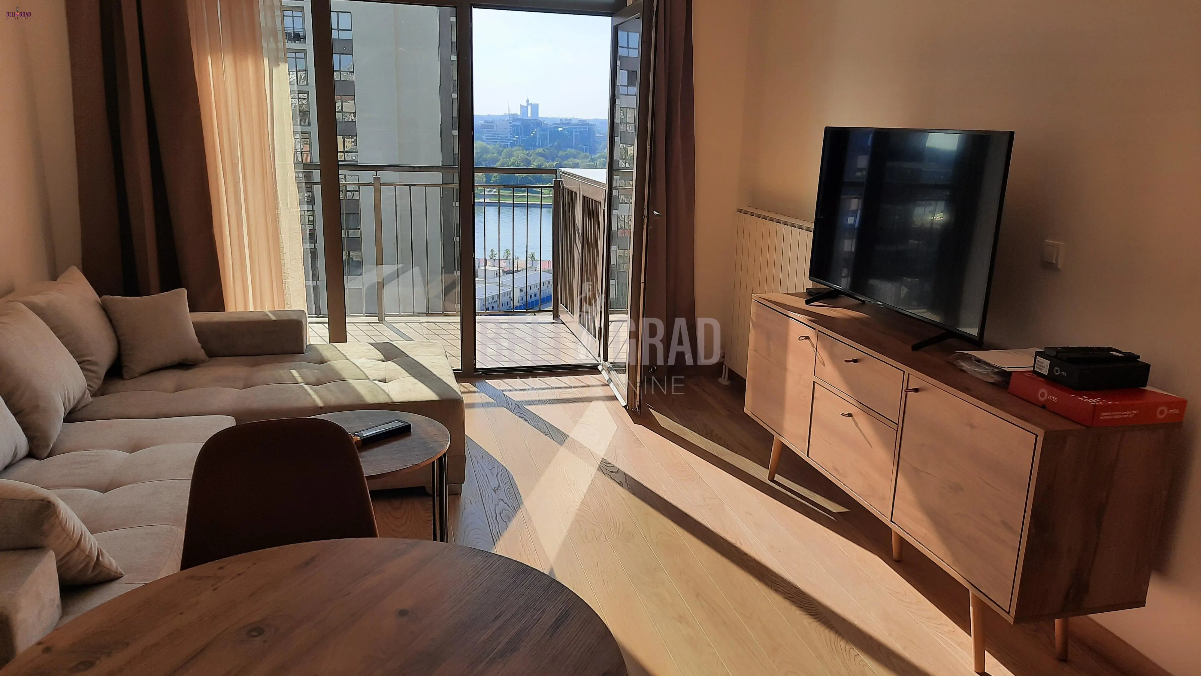 Dvosoban stanovi Savski venac Beograd na vodi 1200 evra 
