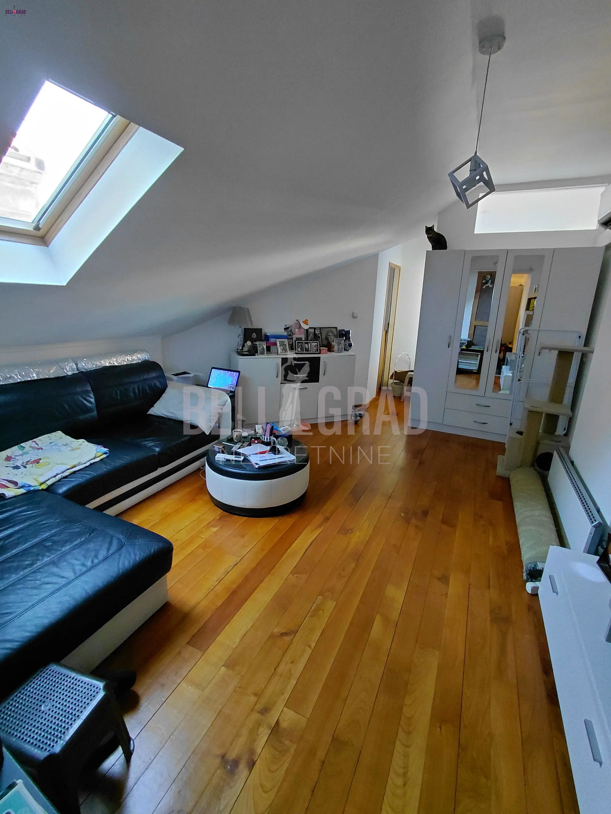 Beograd Stari Grad  uknjizeni Trosoban stanovi 224400 evra 