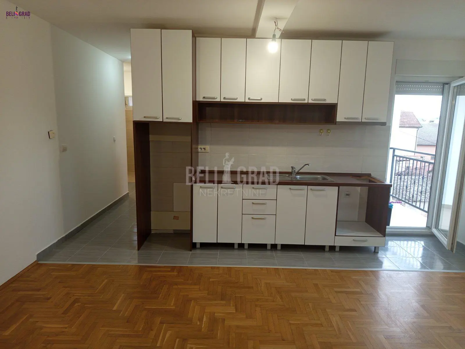 Trosoban stanovi Zemun Batajnica 125000 evra 