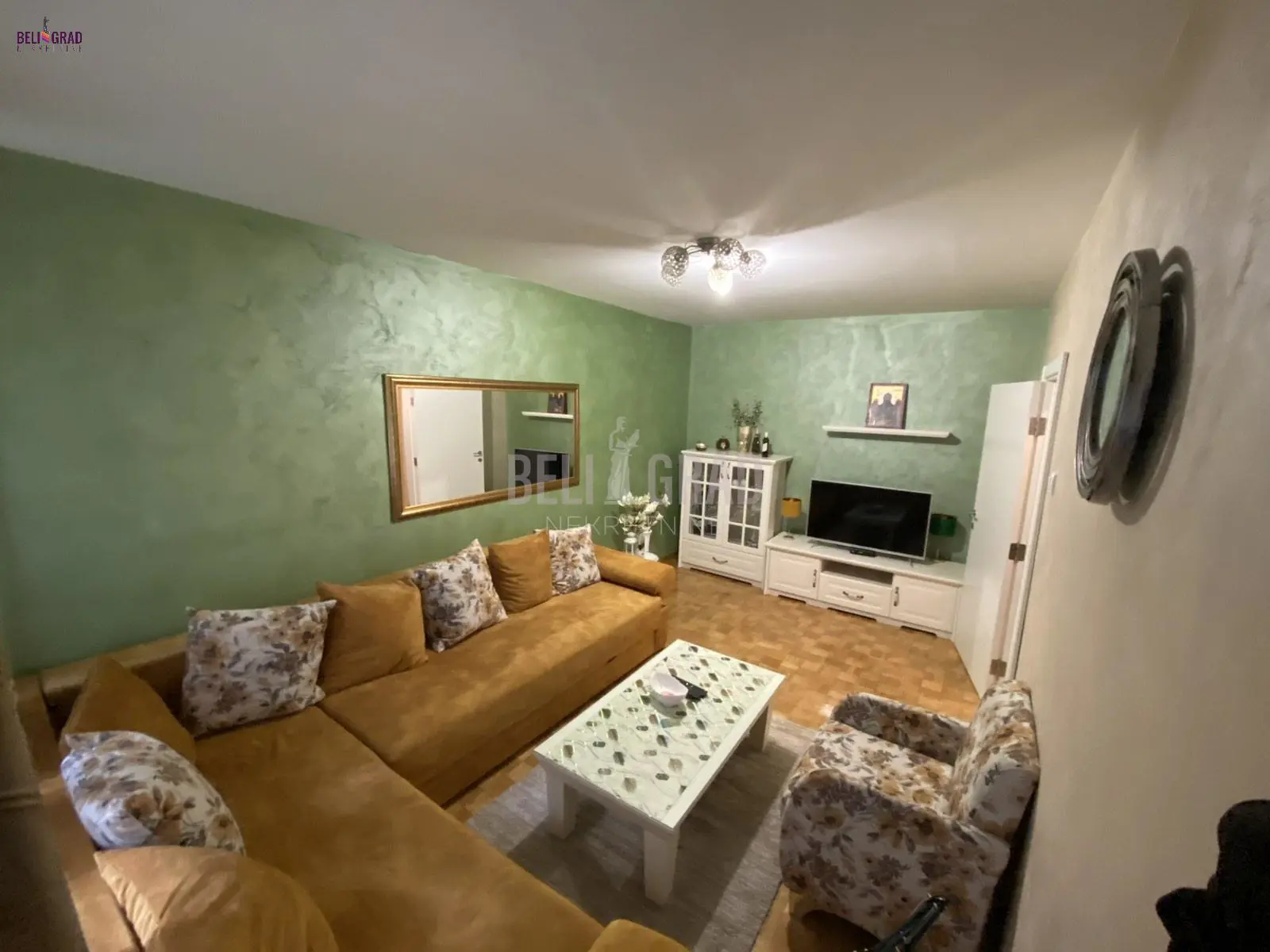 Beograd Voždovac Trosoban stanovi 550 evra 