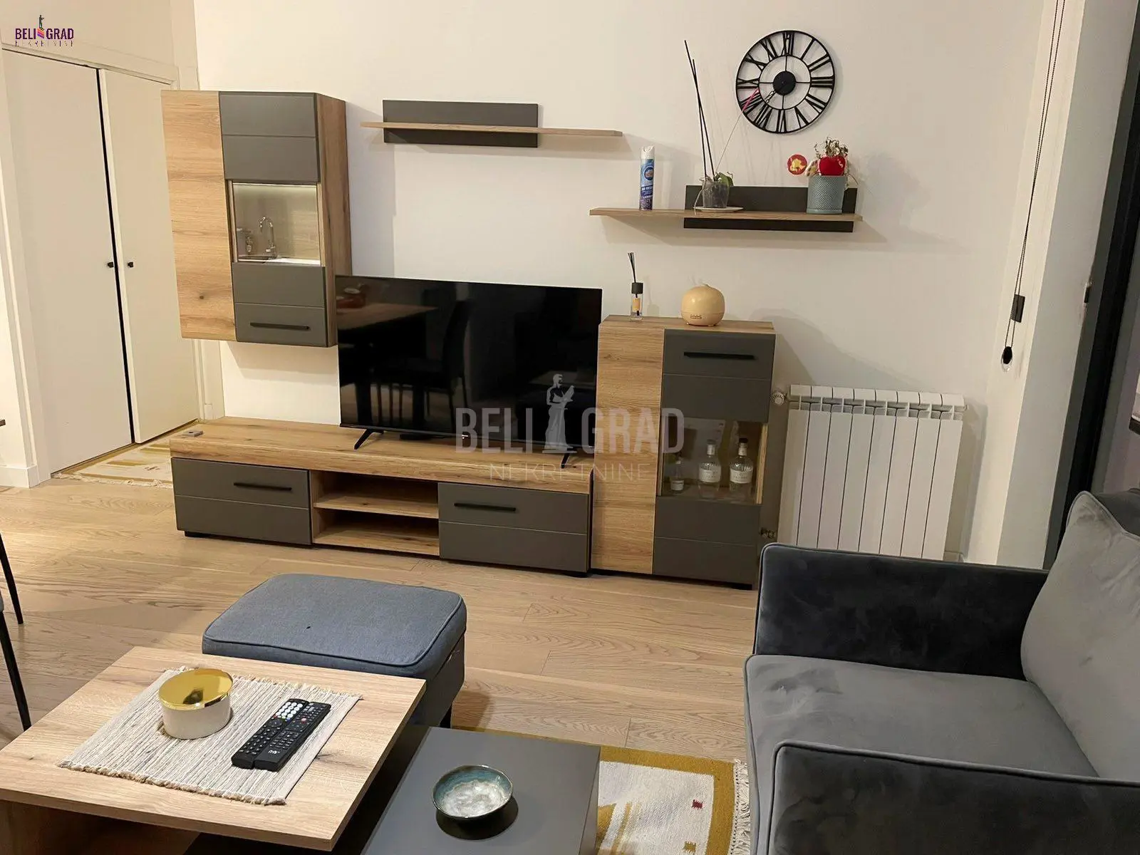 Dvosoban stanovi Savski venac Beograd na vodi 1200 evra 