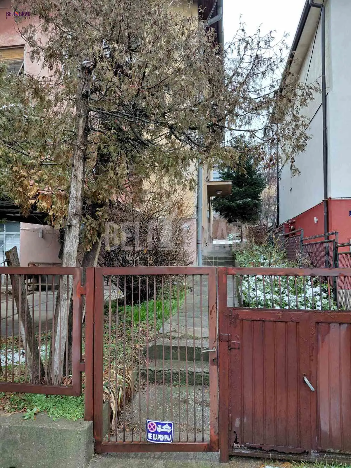  10,0 soba  stanovi Čukarica Banovo brdo 639000 evra 