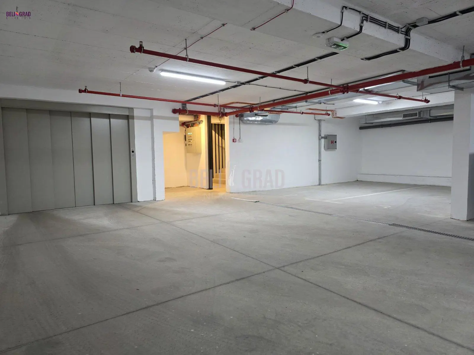 Beograd Zvezdara pomoćni objekti 22000 evra 