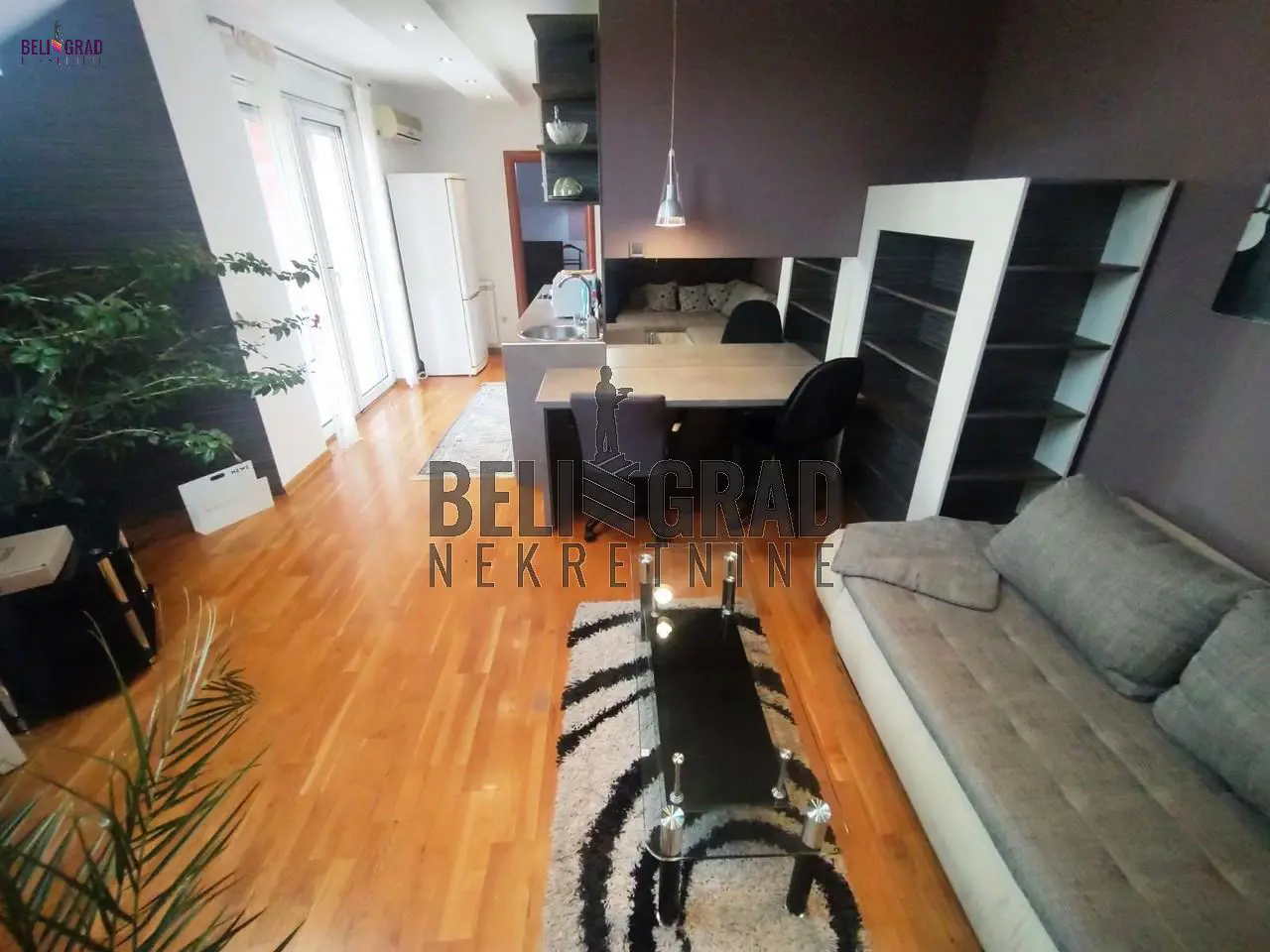 Dvosoban stanovi Zemun Zemun centar 450 evra 