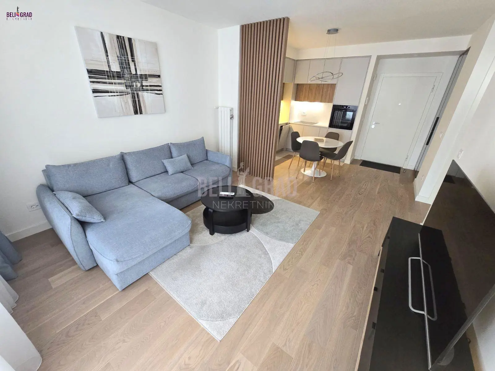 Dvosoban stanovi Savski venac Beograd na vodi 1000 evra 