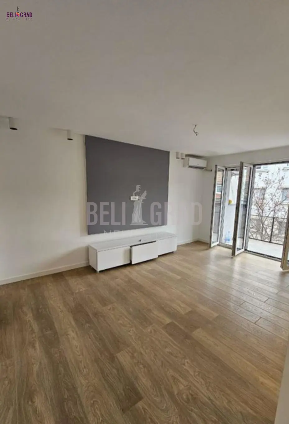 Trosoban stanovi Stari Grad Dorćol gornji 1300 evra 