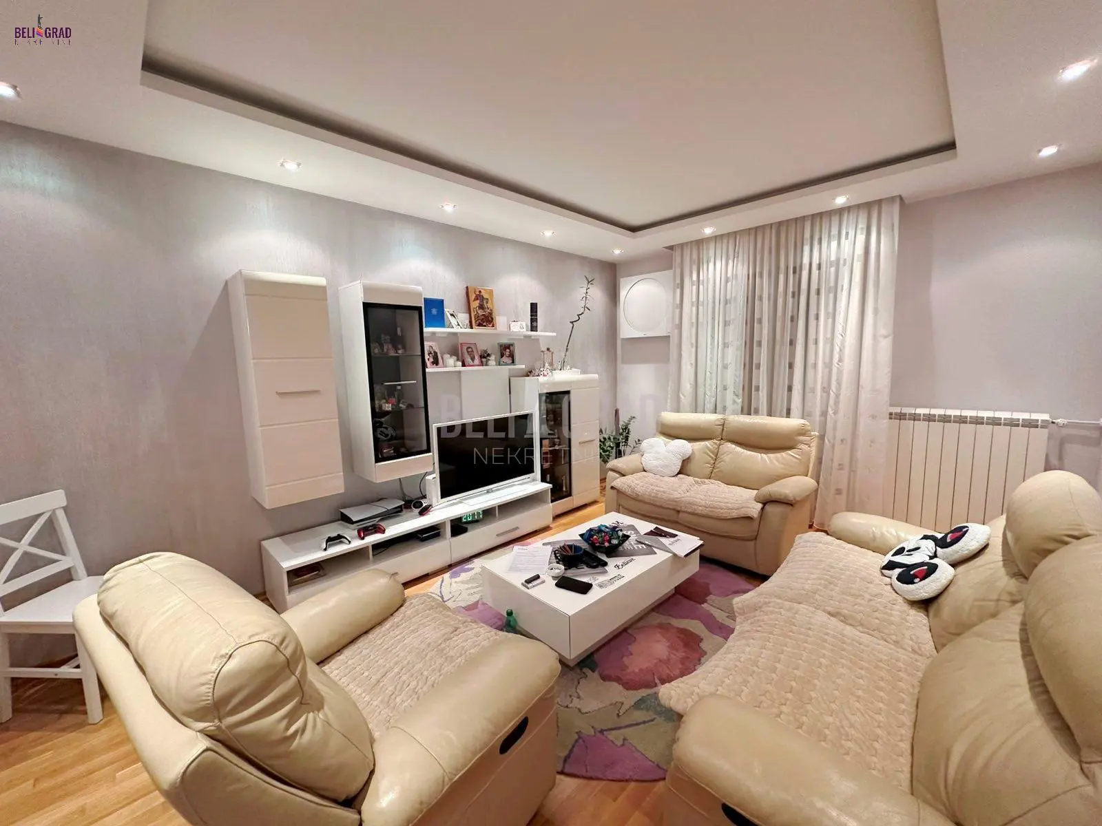 Beograd   uknjizeni Četvorosoban stanovi 290000 evra 