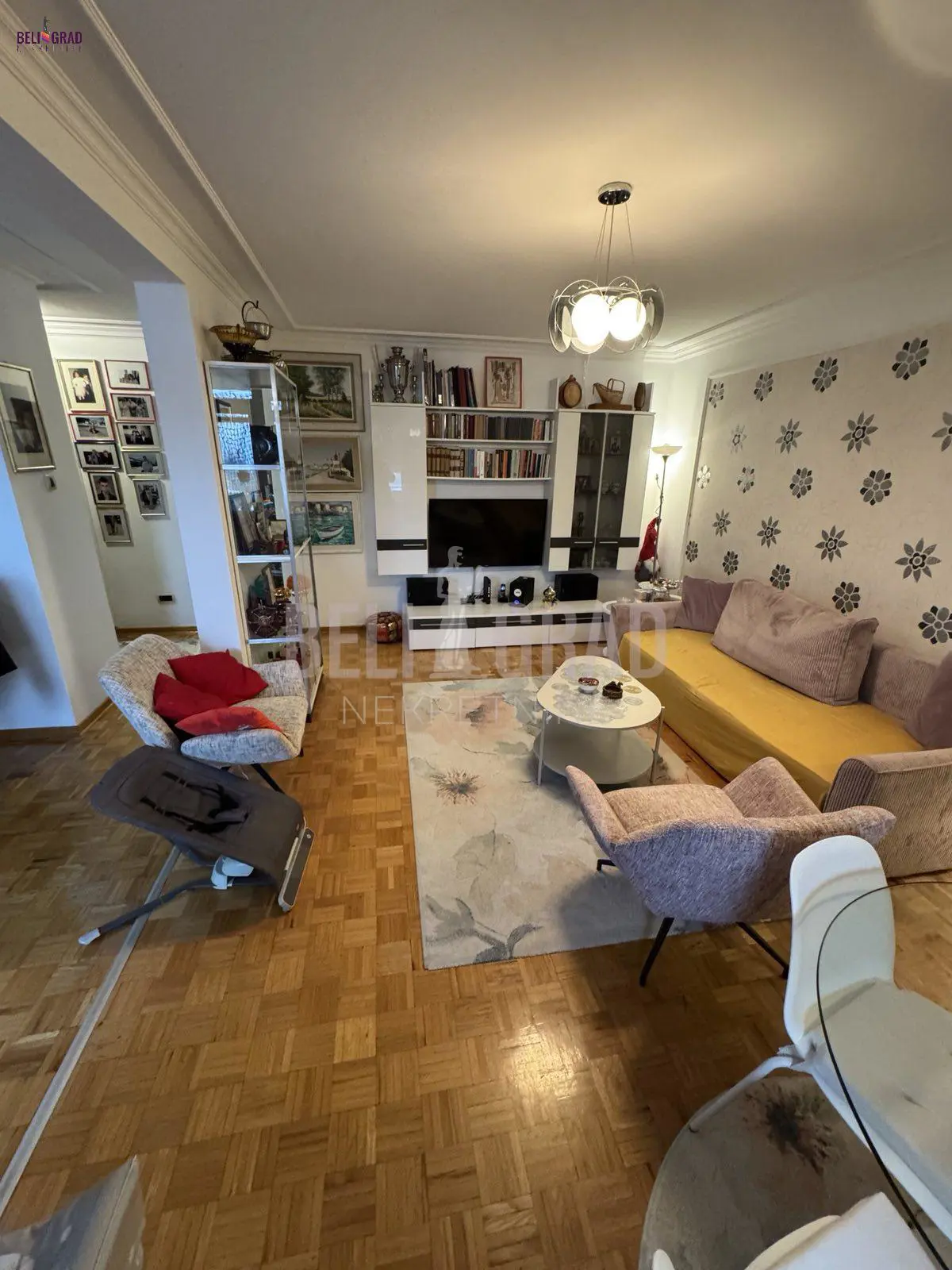 Beograd Stari Grad  uknjizeni Dvosoban stanovi 750 evra 