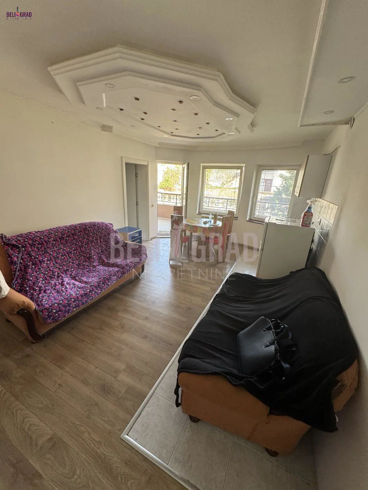 Trosoban stanovi Čukarica Železnik 190000 evra 