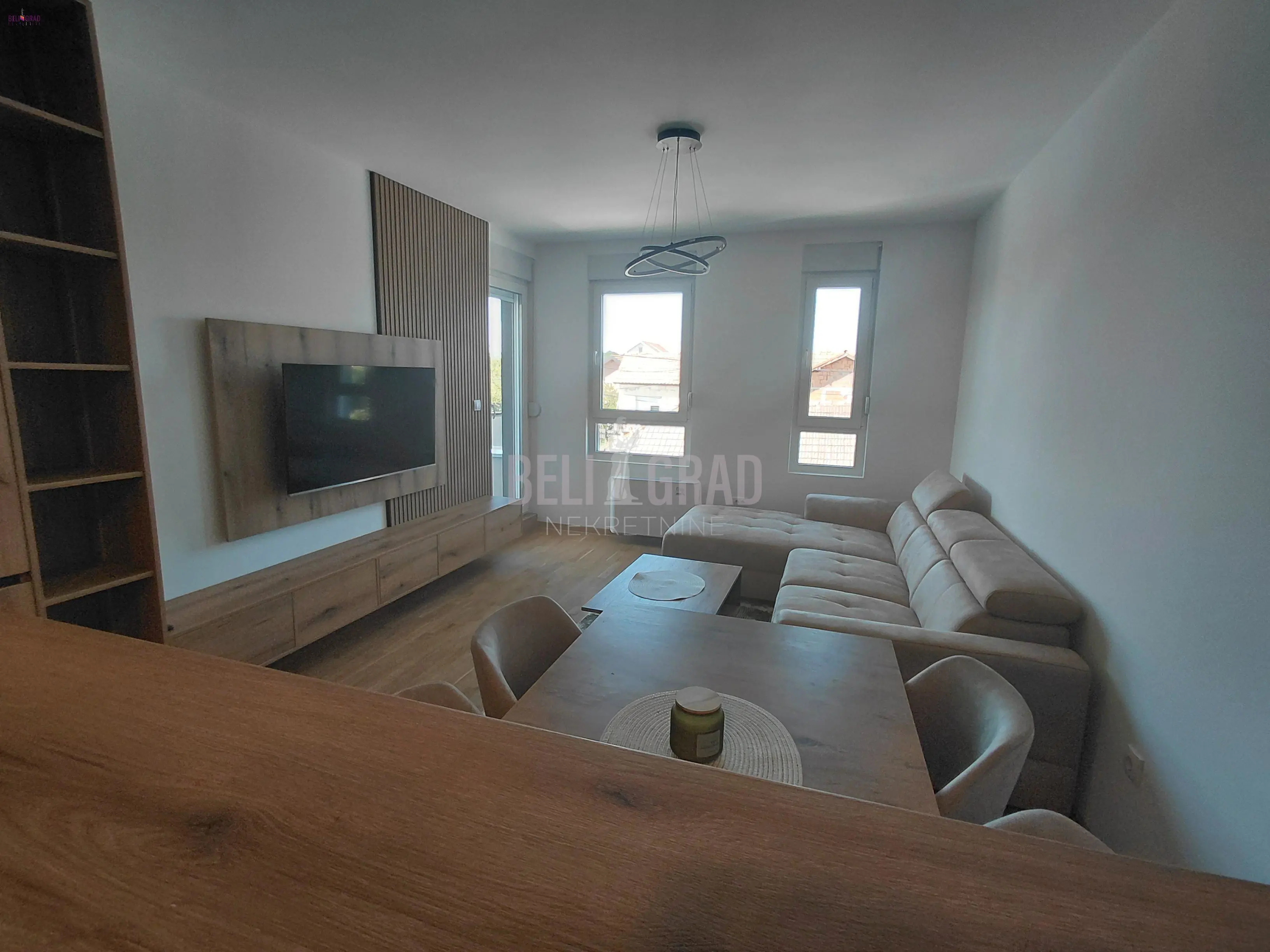 Trosoban stanovi Zemun Zemun polje naselje 700 evra 