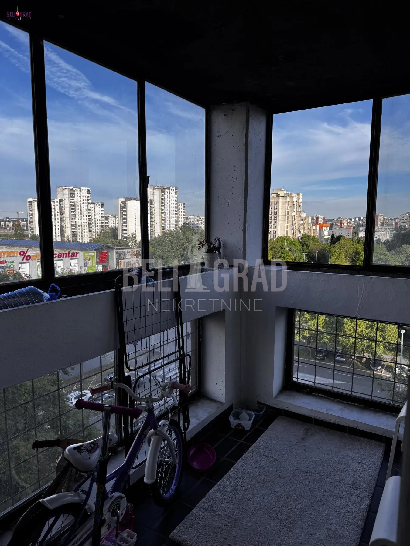 Dvosoban stanovi Novi Beograd Bežanijski blokovi (61 do 64) 193000 evra 
