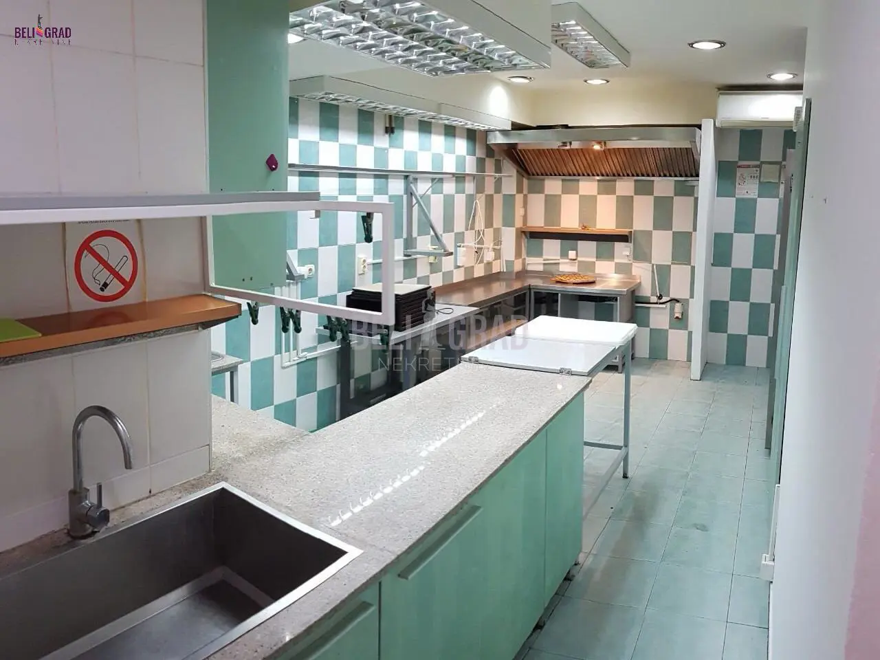  uknjizeni lokal i skladišta Novi Beograd Arena (blok 24 i 25) 149000 evra 