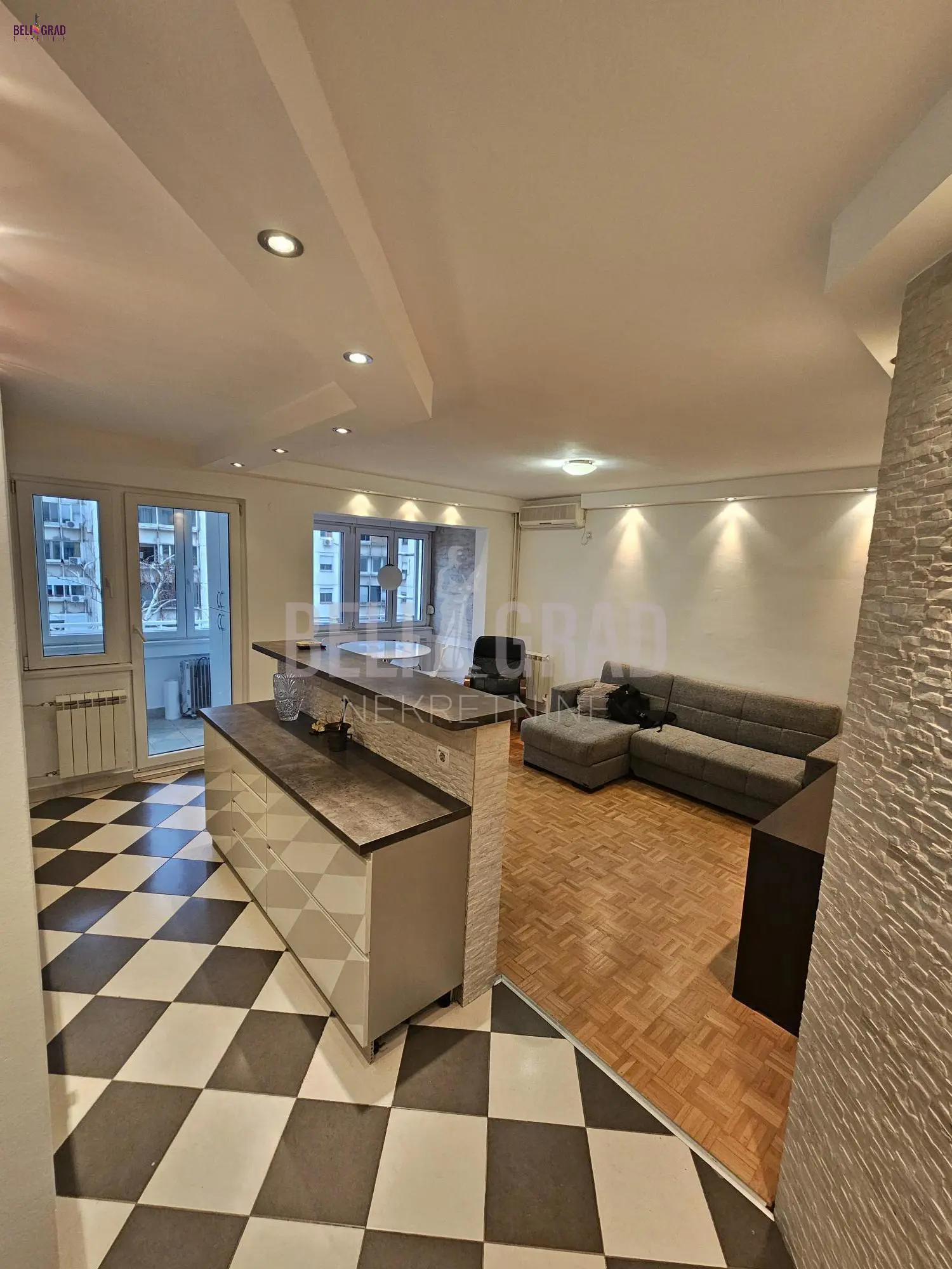  uknjizeni Trosoban stanovi Novi Beograd Savski blokovi (44 45 70 70a) 229000 evra 