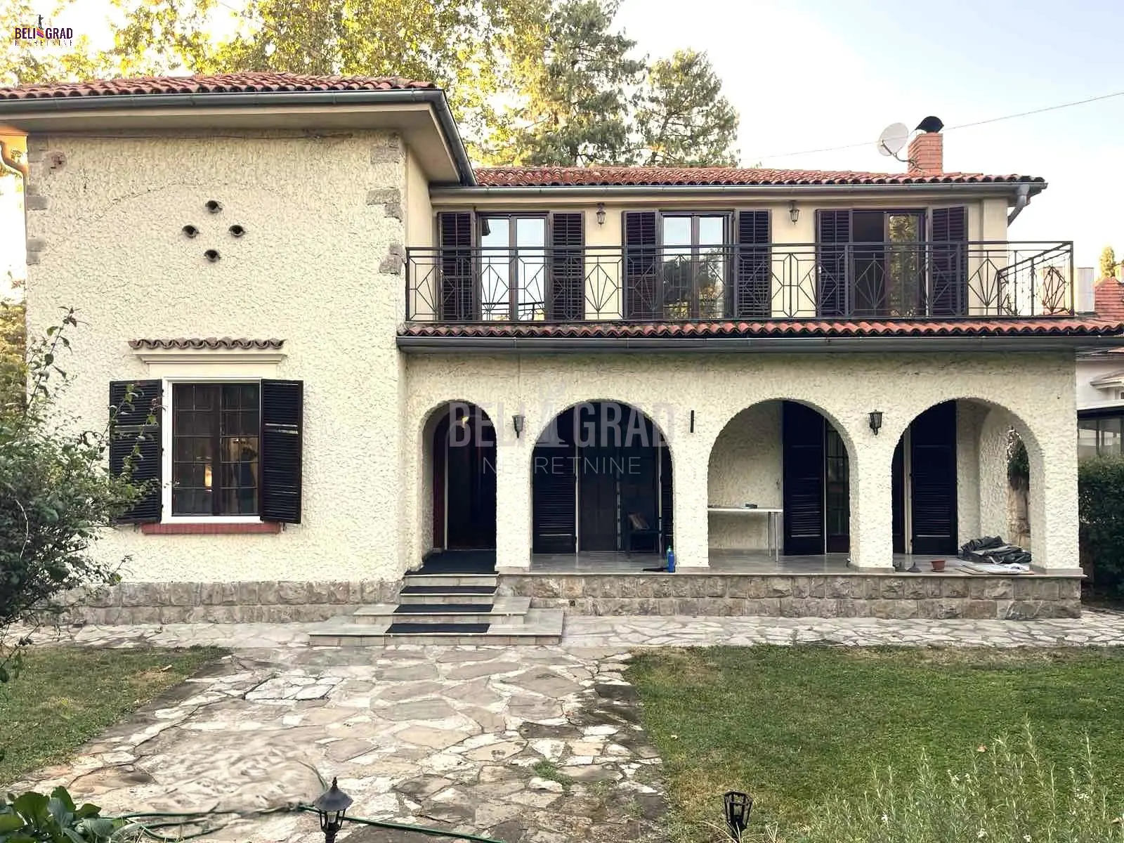 Beograd Savski venac kuće 4750 evra 