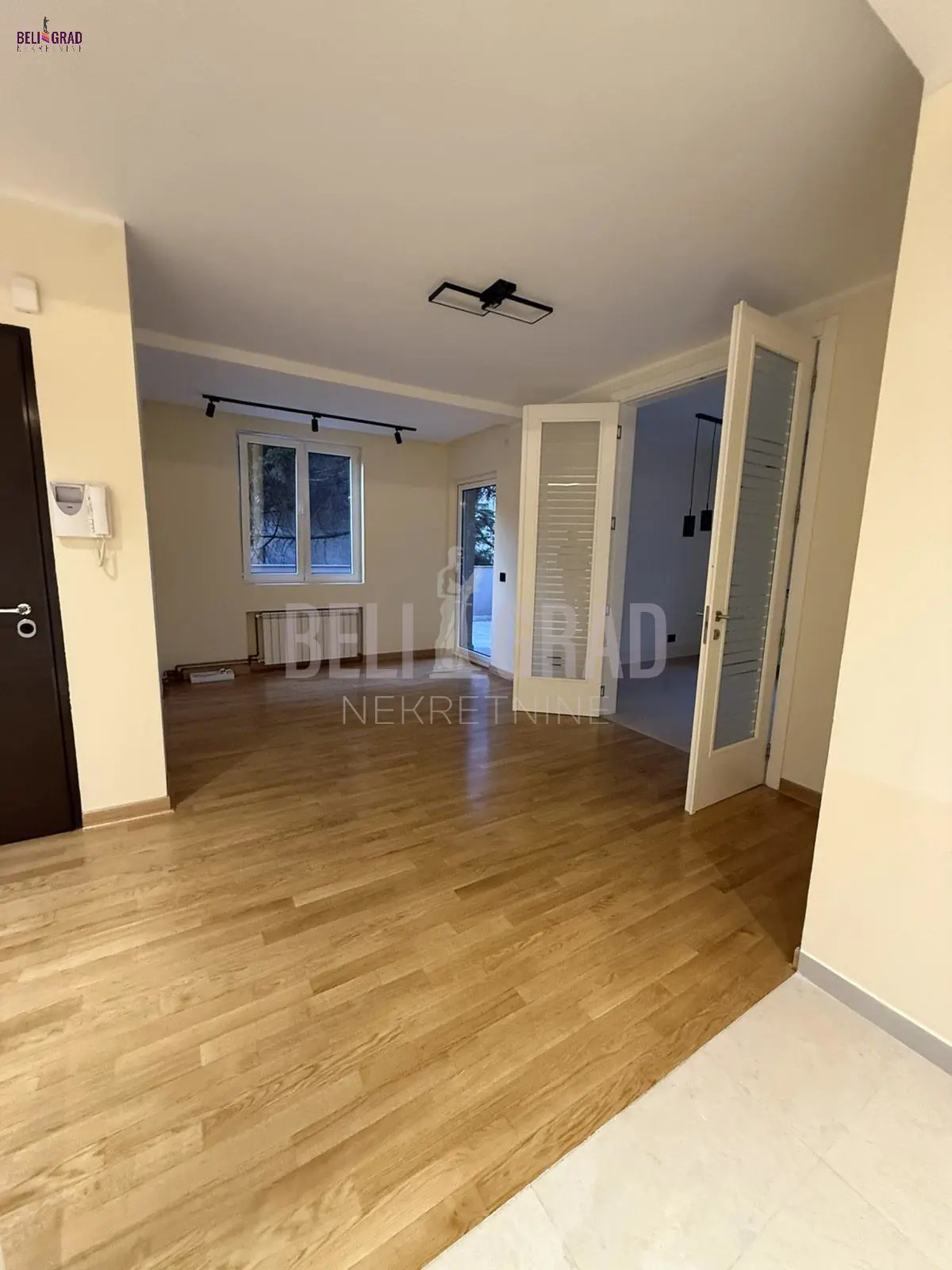 Beograd Voždovac  uknjizeni Petosoban stanovi 369000 evra 