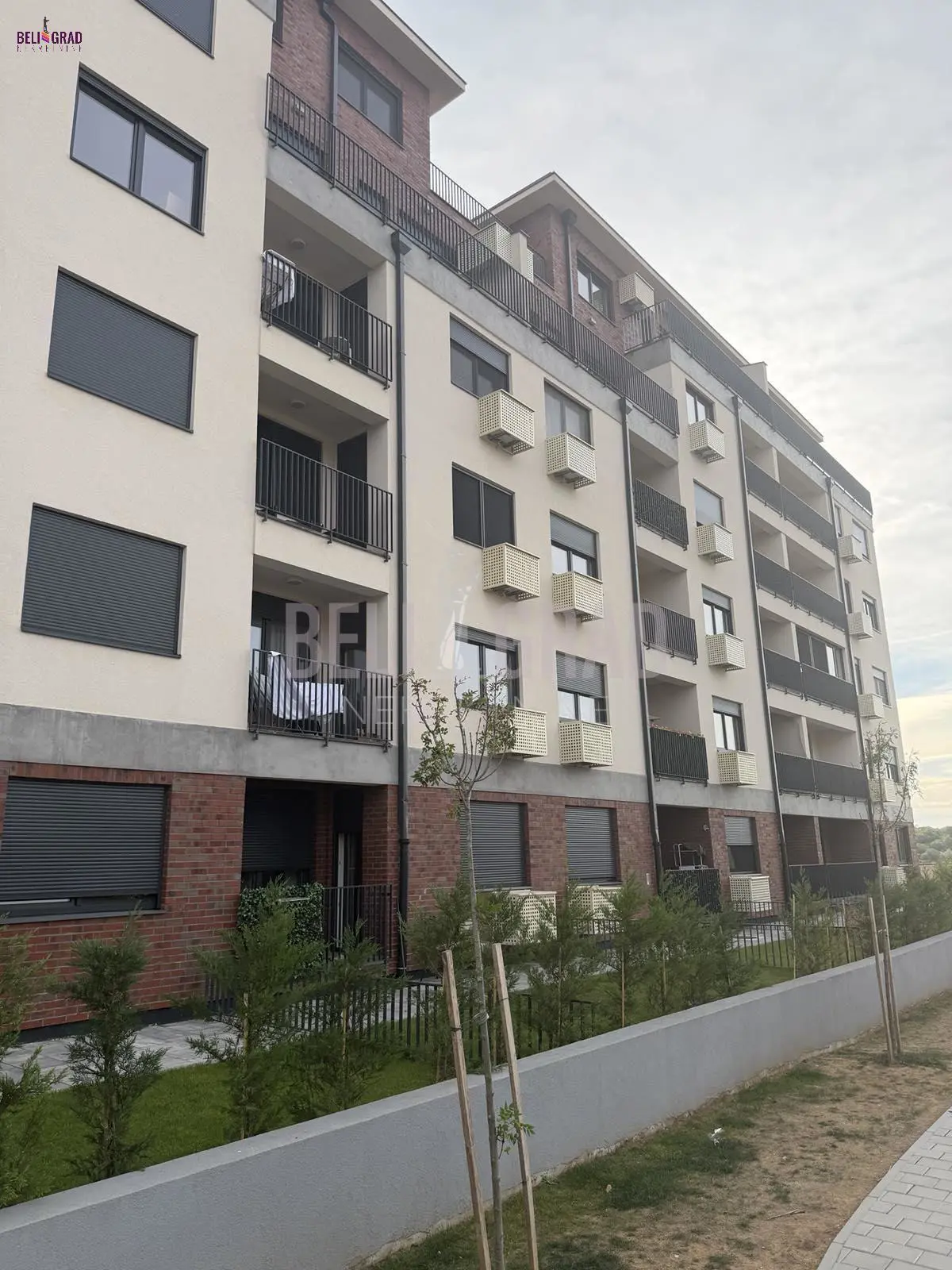 pomoćni objekti Voždovac Banjica I II 70 evra 