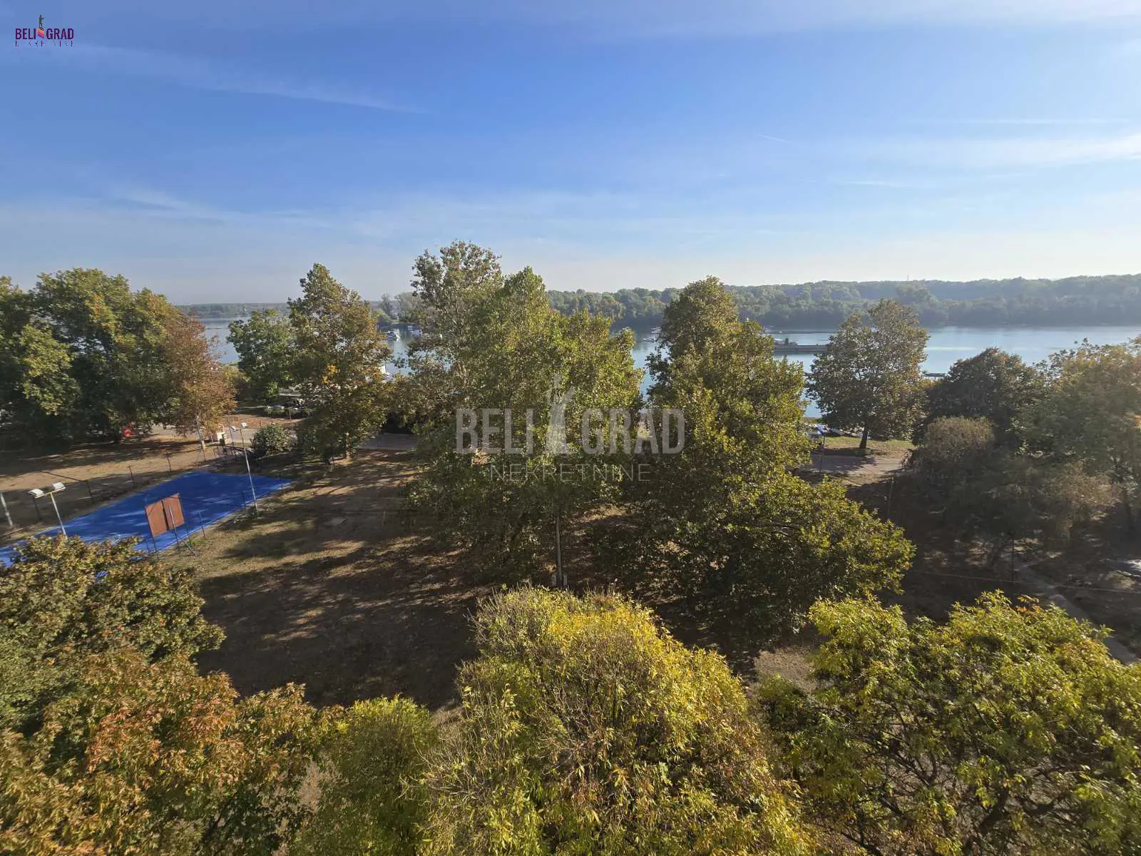 Beograd Zemun Trosoban stanovi 255000 evra 