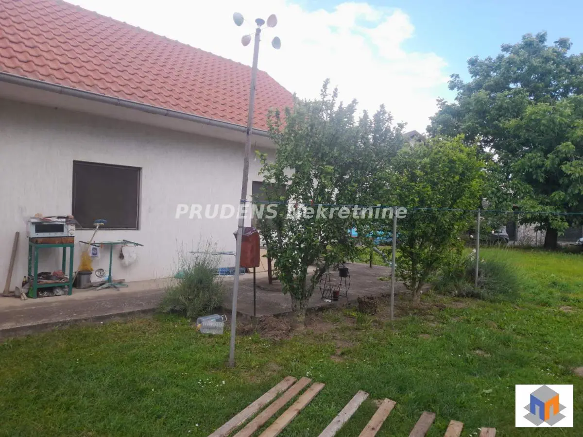 Beograd Surčin kuće 600 evra 