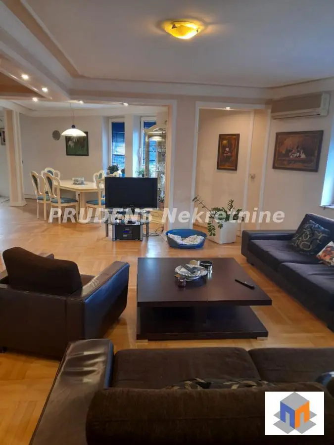 stanovi Beograd Romanijska  uknjizeni Šestosoban 