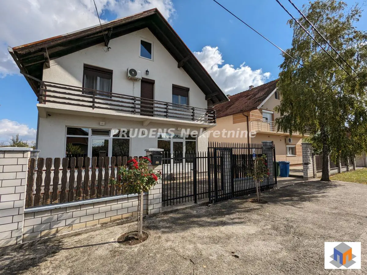 Beograd Zemun kuće 200000 evra 