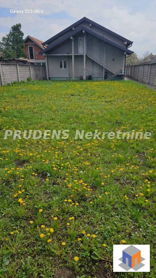  uknjizeni  novogradnja kuće Surčin Surčin Centar 270000 evra 