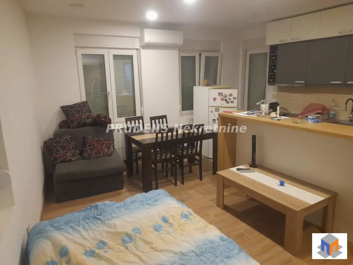 Beograd Surčin  uknjizeni Dvoiposoban stanovi 135500 evra 