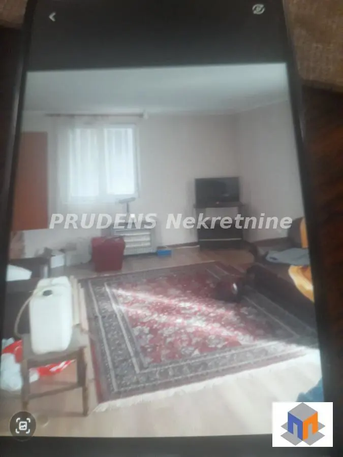 Beograd Surčin  uknjizeni kuće 260000 evra 