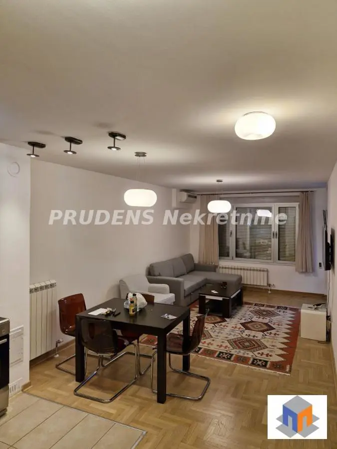 Dvosoban stanovi Vračar - 800 evra 