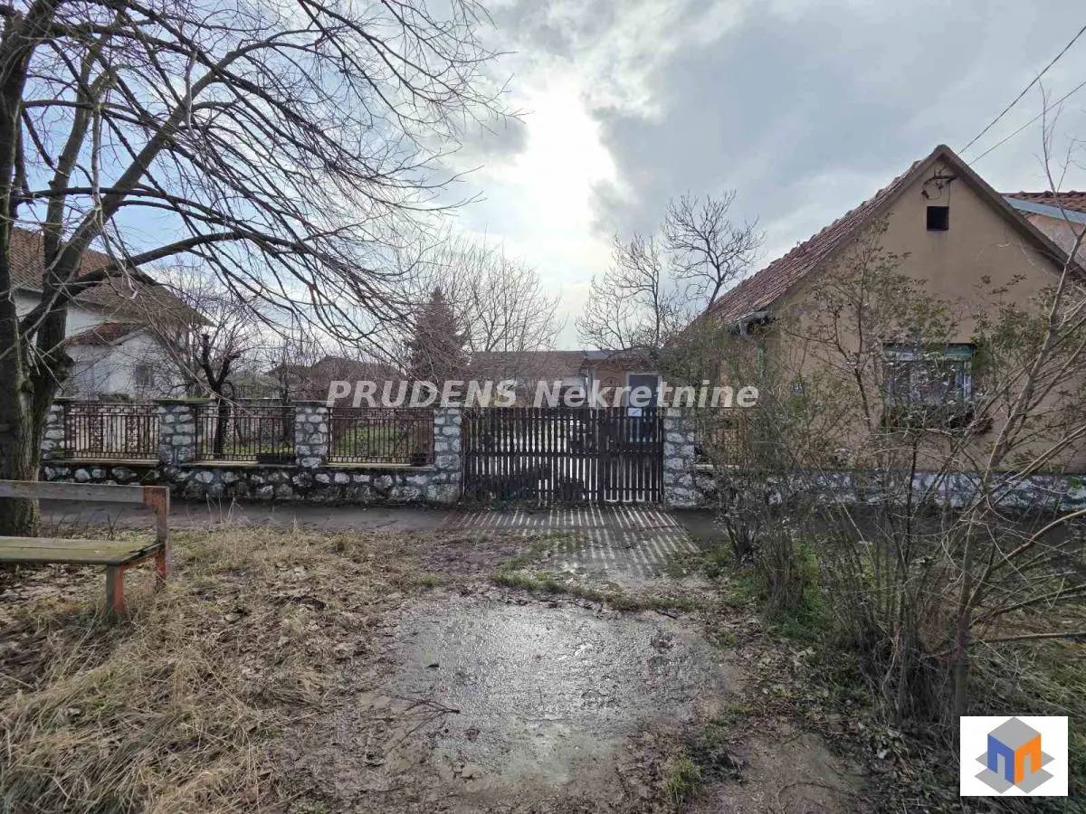  uknjizeni plac Surčin Surčin naselje 88000 evra 