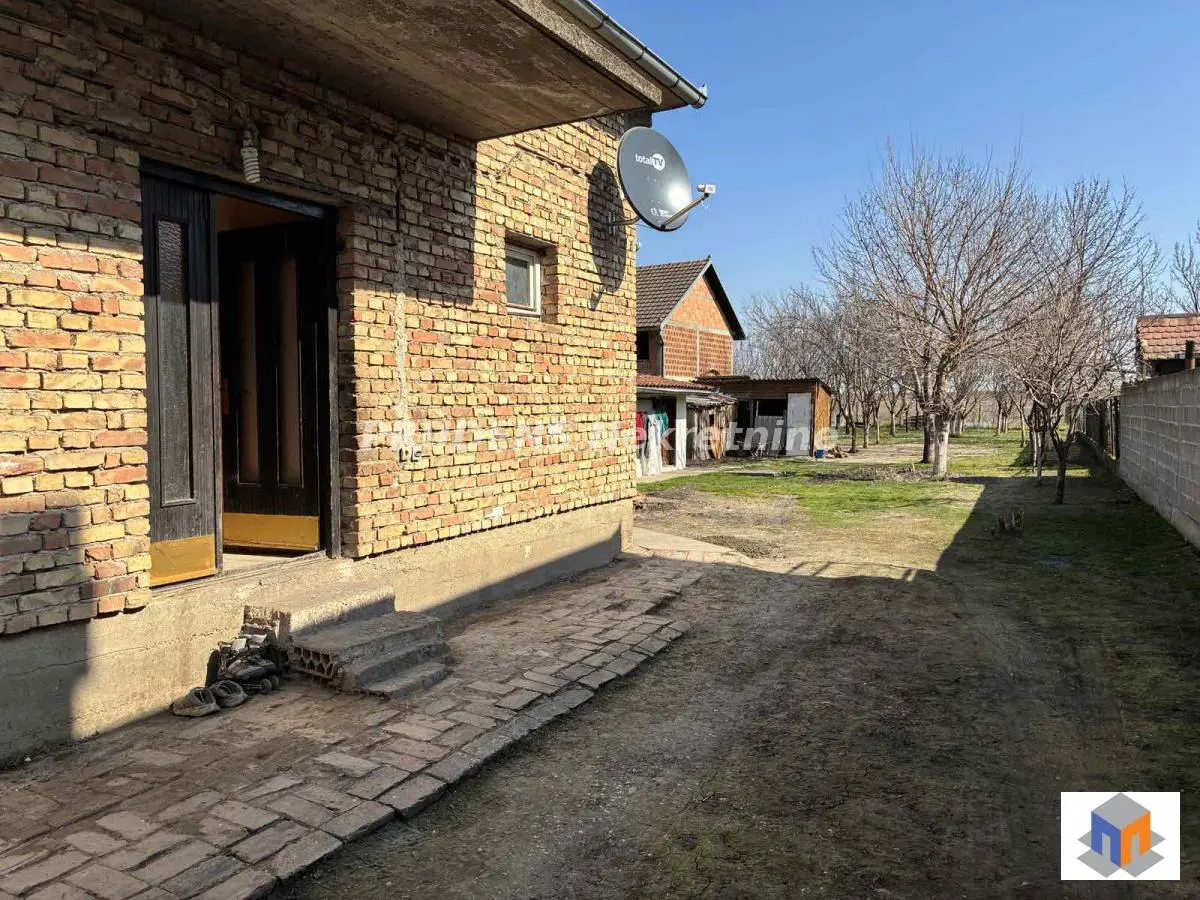 Ruma Okolina kuće 45000 evra 