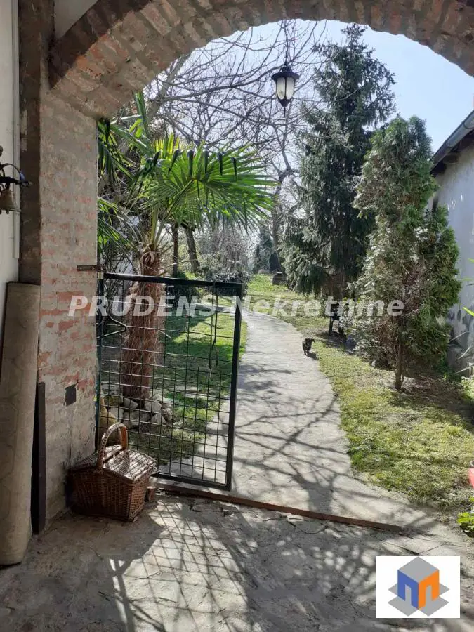 Beograd Surčin Trosoban stanovi 300 evra 