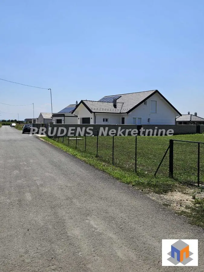  uknjizeni plac Surčin Jakovo 72000 evra 