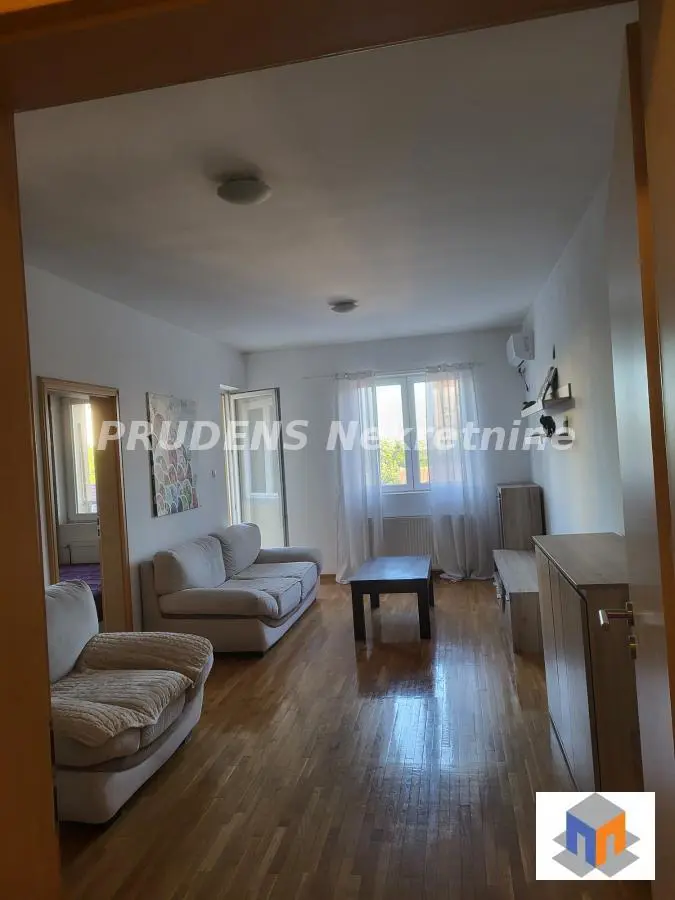 Dvosoban stanovi Čukarica Filmski grad 400 evra 