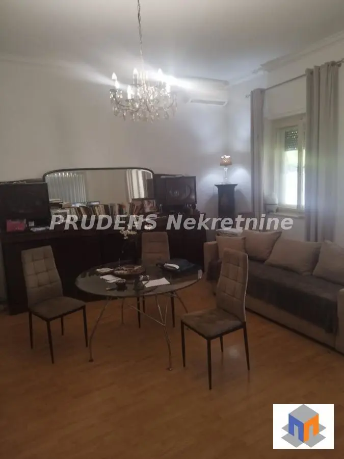 poslovni prostor Surčin Surčin naselje 350 evra 