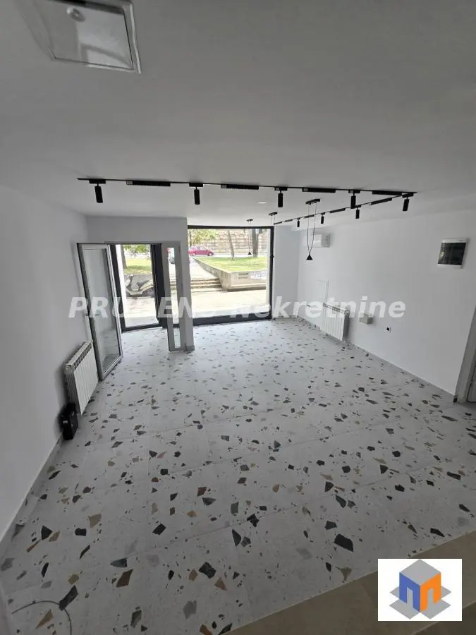 Beograd Zvezdara poslovni prostor 3800 evra 