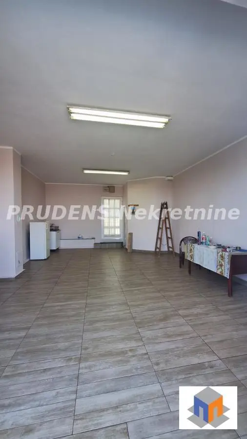 Beograd Voždovac poslovni prostor 400 evra 
