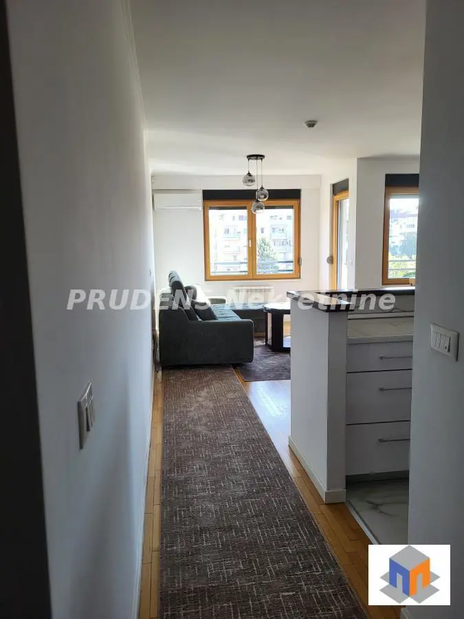  novogradnja Troiposoban stanovi Zemun - 1200 evra 