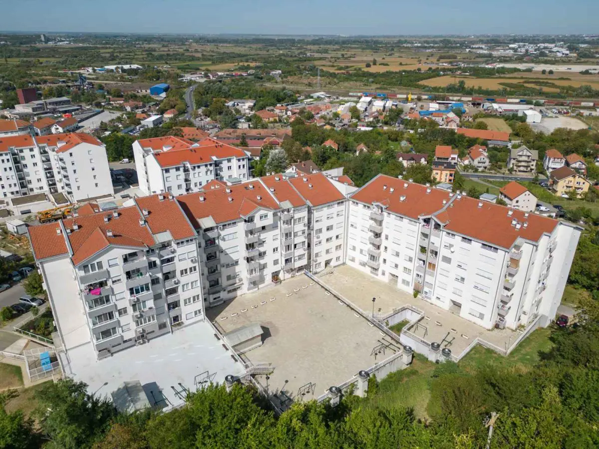  uknjizeni  novogradnja Trosoban stanovi Čukarica Železnik 140000 evra 