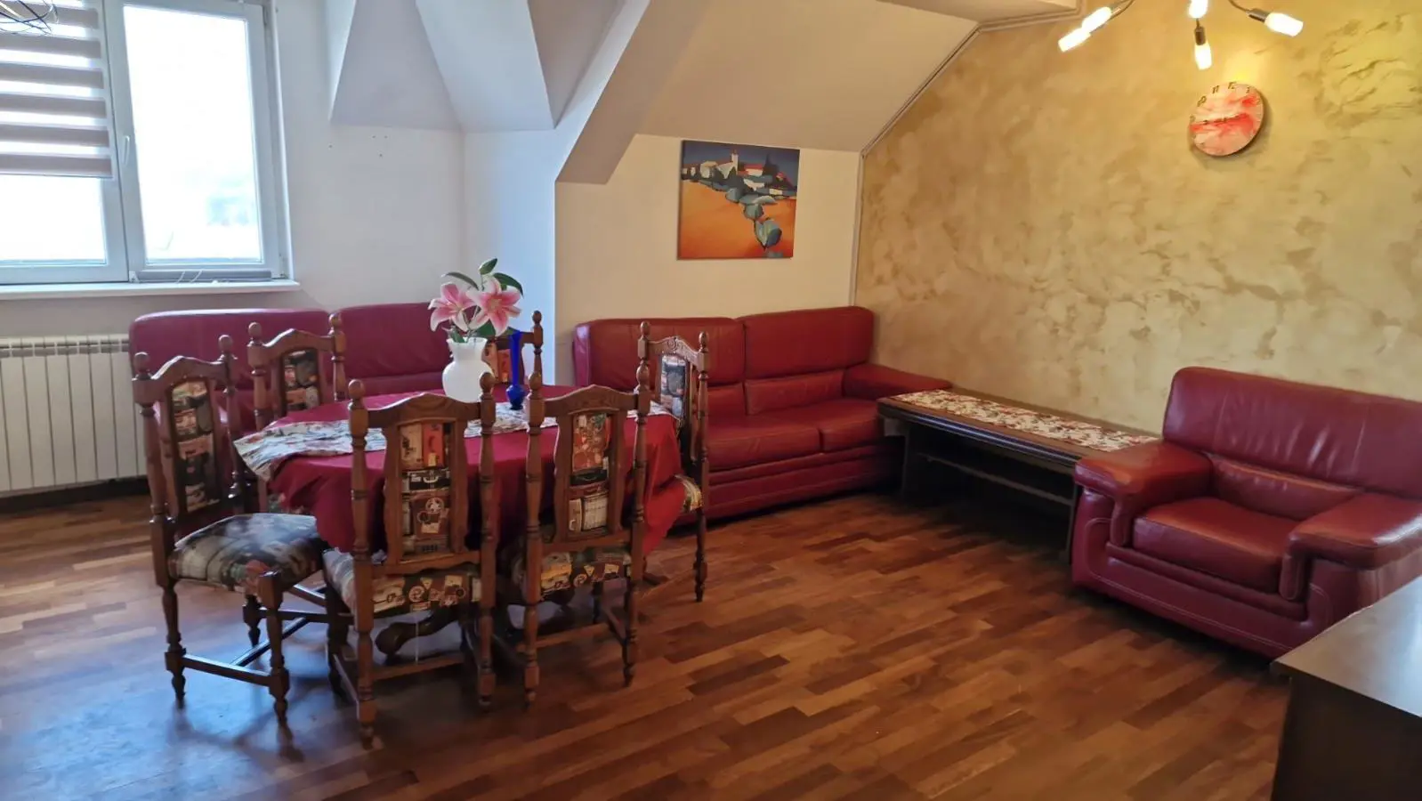 Trosoban stanovi Zemun Altina 550 evra 
