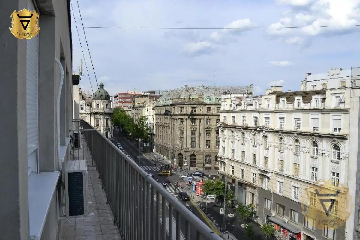 Dvosoban stanovi Stari Grad Kosančićev venac 700 evra 