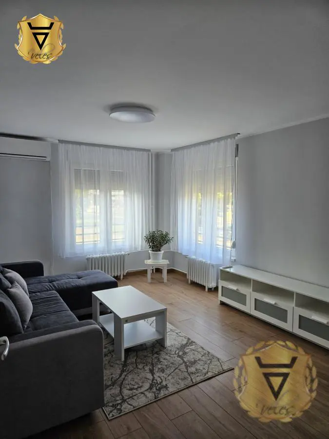 Trosoban stanovi Novi Beograd Savski blokovi (44 45 70 70a) 800 evra 