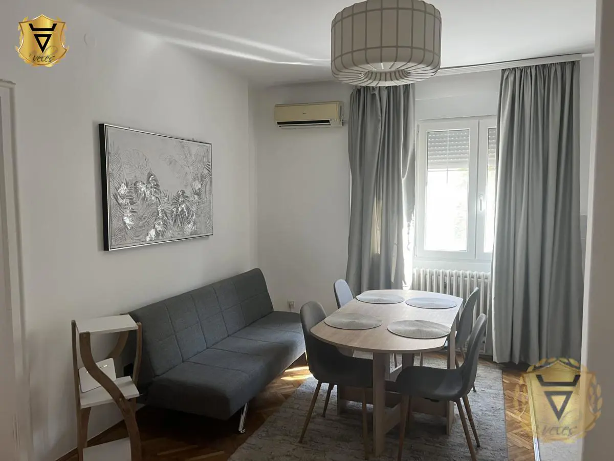 Trosoban stanovi Stari Grad Stari Grad lokacija 1000 evra 