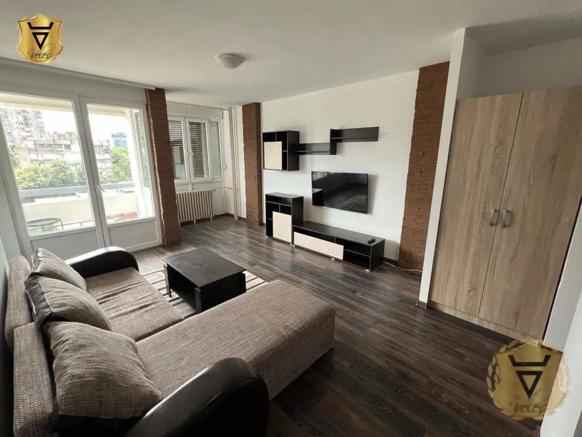 Dvosoban stanovi Novi Beograd Sava centar (Blok 19 do 23) 700 evra 