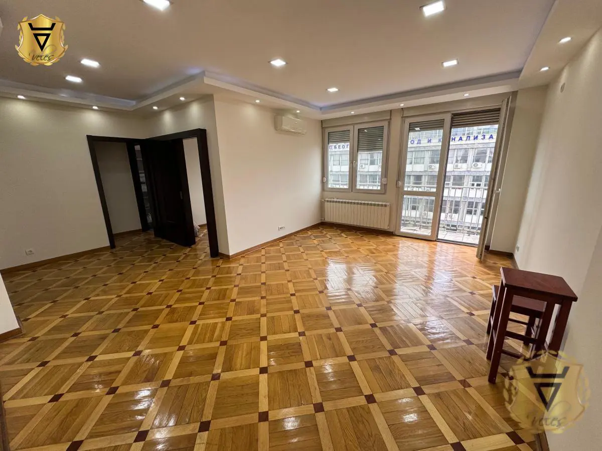 Jednoiposoban stanovi Stari Grad Kosančićev venac 600 evra 