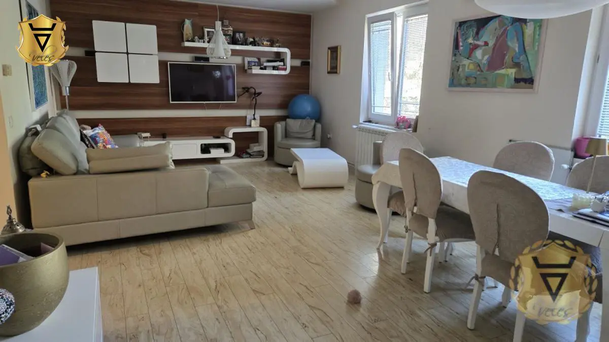 Trosoban stanovi Vračar Slavija 900 evra 