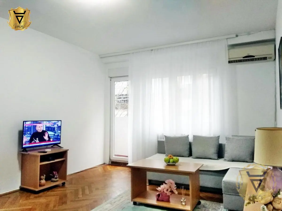 Jednoiposoban stanovi Stari Grad Stari Grad lokacija 490 evra 