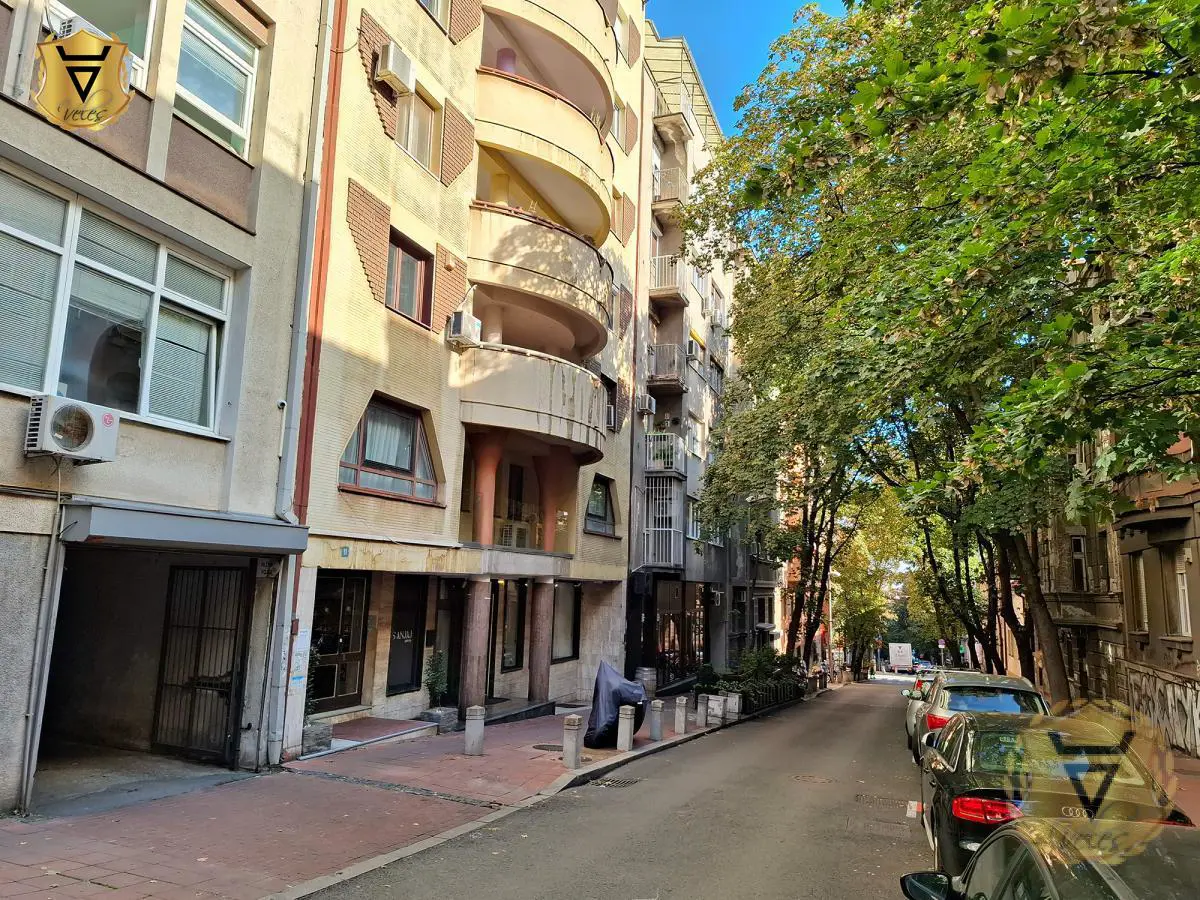 Četvorosoban stanovi Stari Grad Centar i Terazije 1200 evra 
