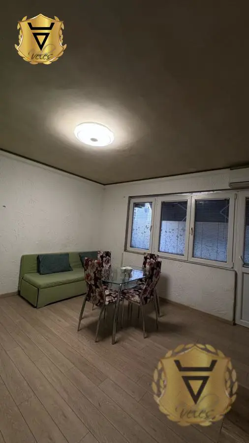 Trosoban stanovi Zvezdara Učiteljsko naselje 600 evra 